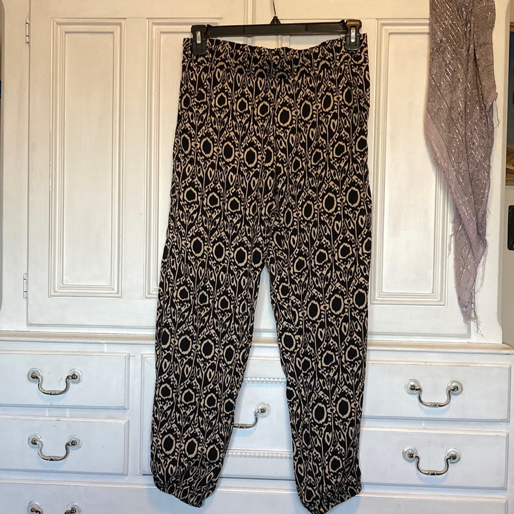 Show Me Your Mumu elastic waist black cream pattern silk jogger pants pockets
